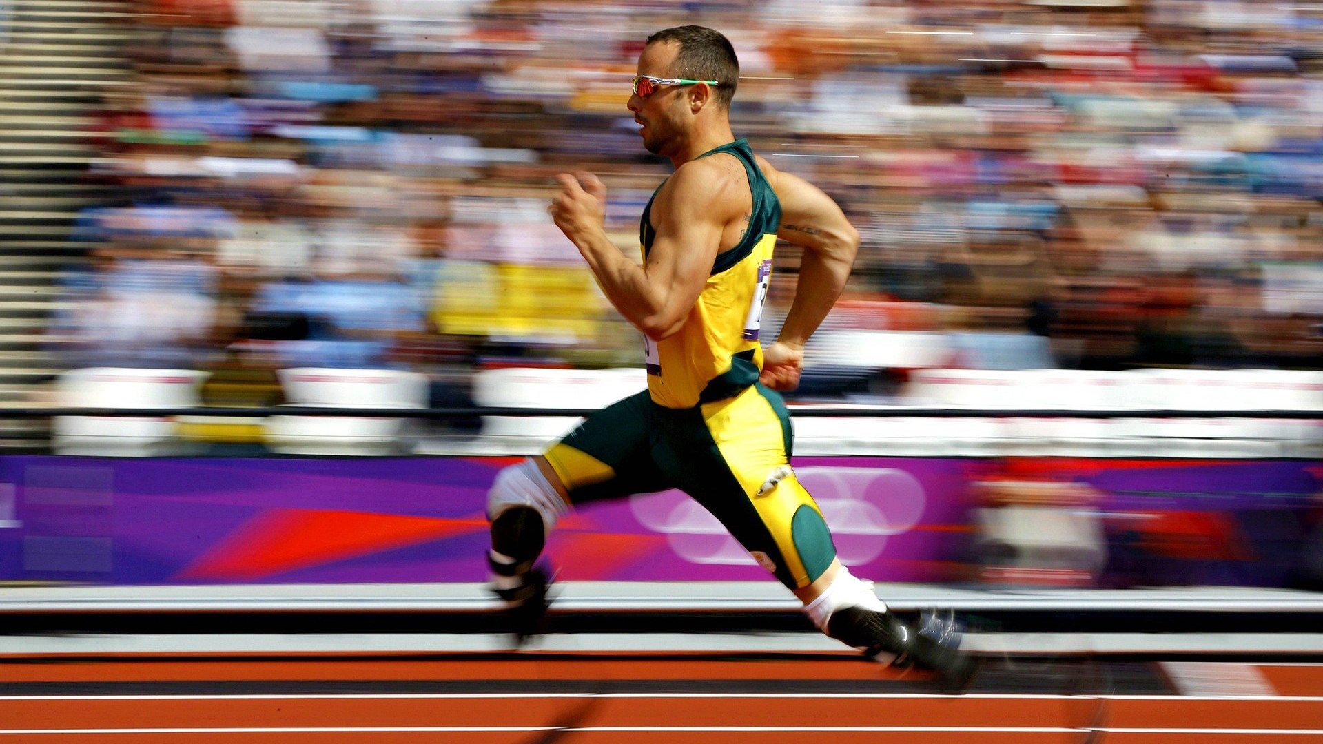 艾比·德尔福：稳定的防守使南非队保持全场优势，比尔和艾德