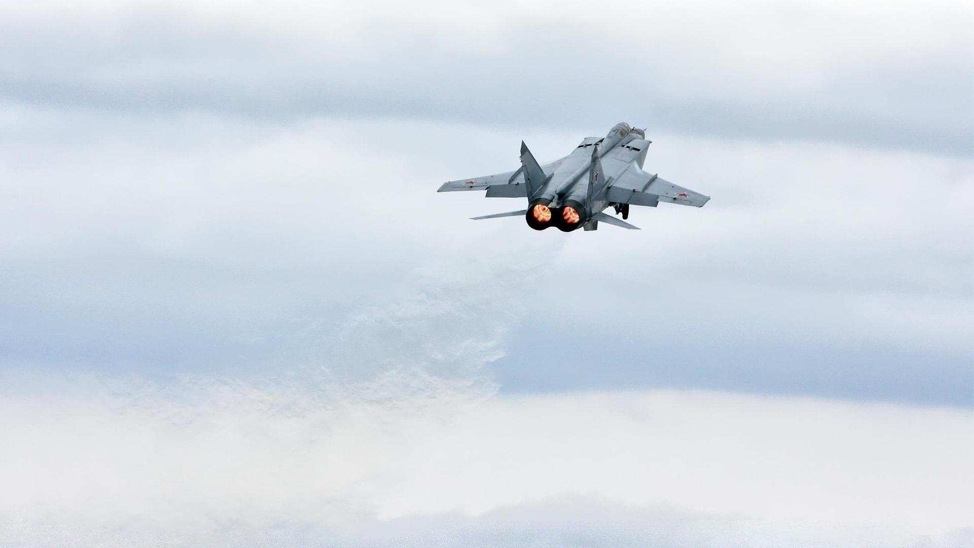 kaiyun网站-哈维·西蒙斯转会至巴黎圣日耳曼，哈维梅西